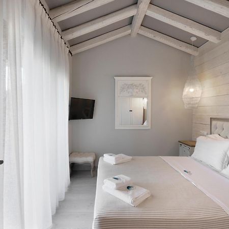 By The Sea Luxury Suites Ліменас Екстер'єр фото