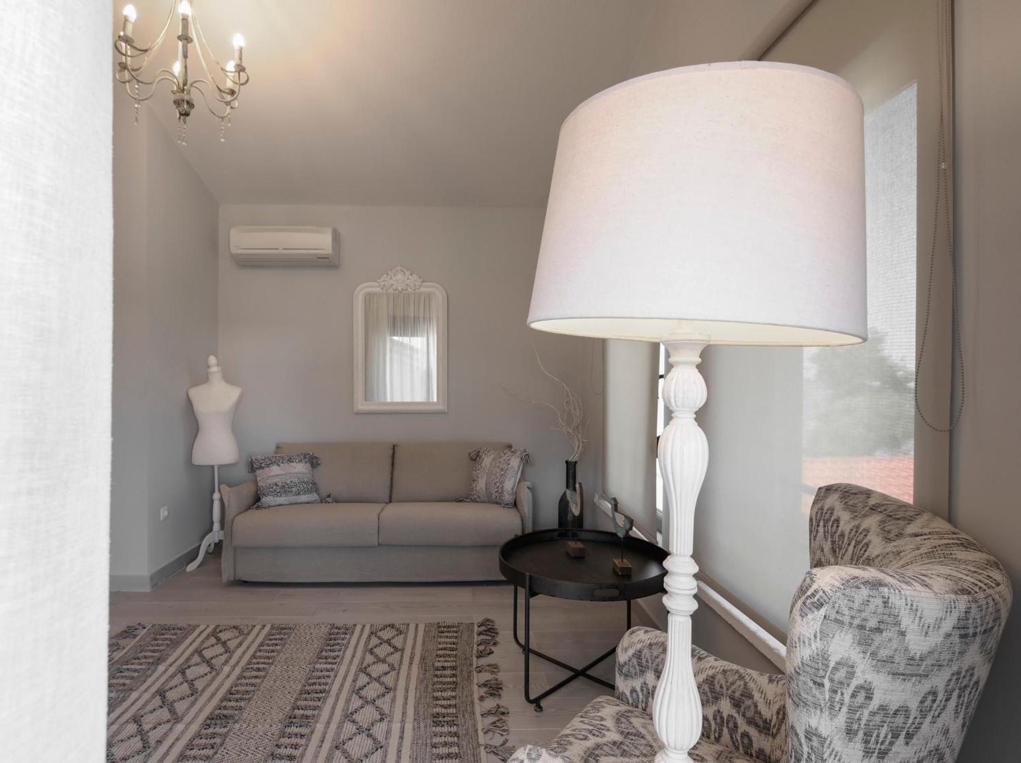 By The Sea Luxury Suites Ліменас Екстер'єр фото
