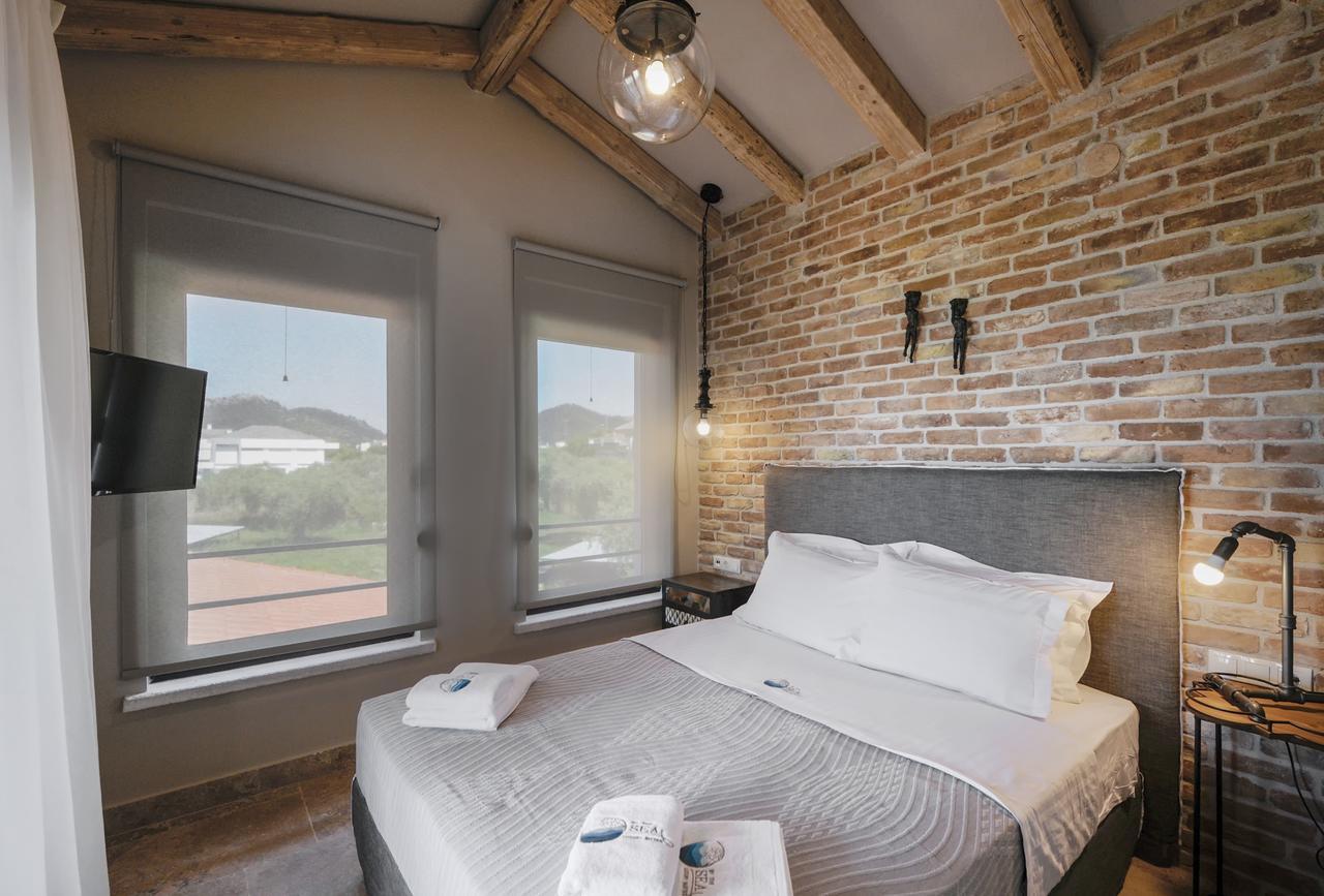 By The Sea Luxury Suites Ліменас Екстер'єр фото